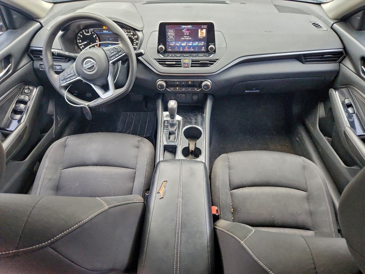 Nissan Altima Sv Image 10