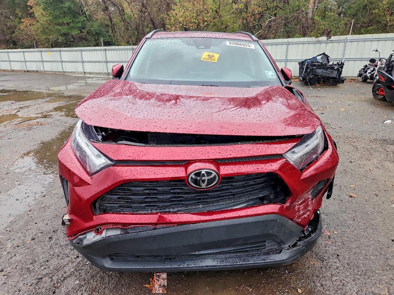 Toyota RAV4 Xle Image 2