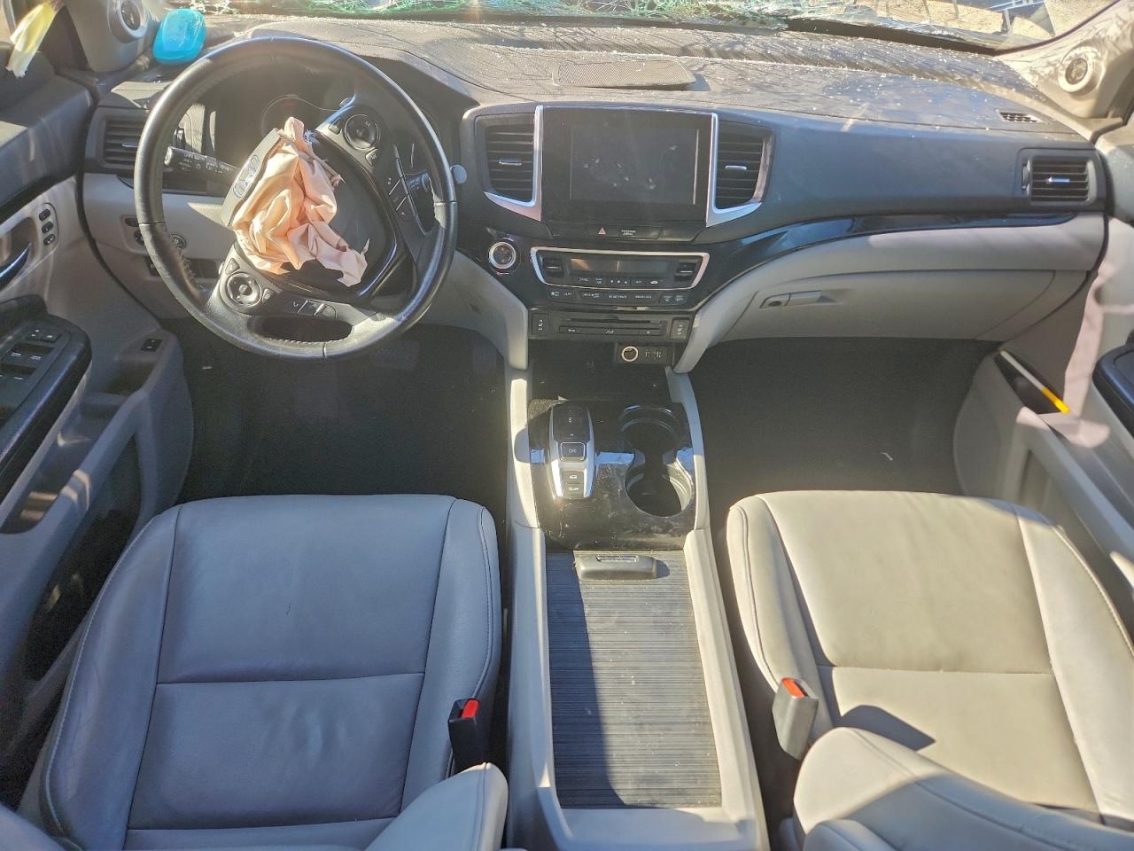 Honda Pilot Touring Image 4