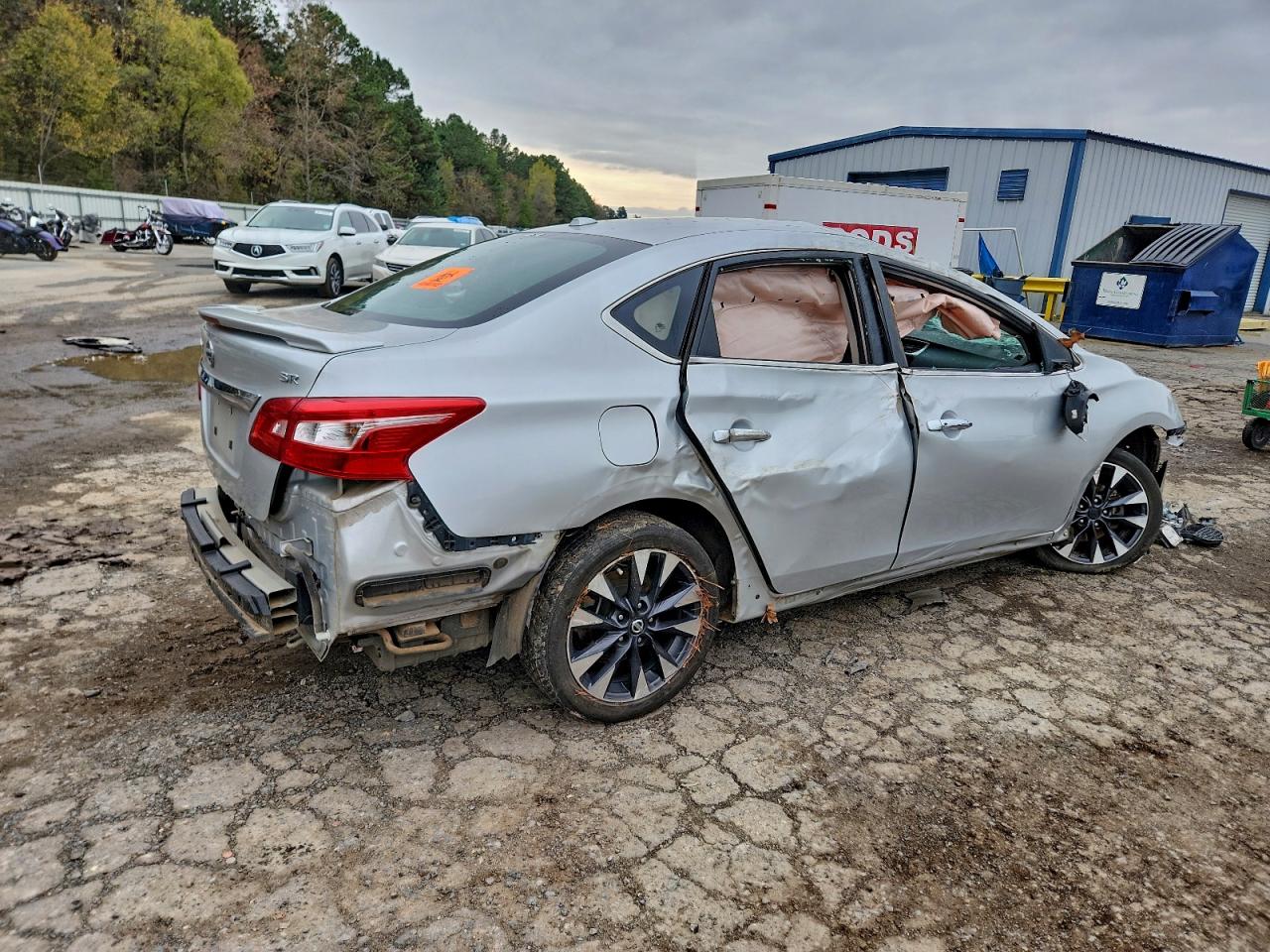 Nissan Sentra S Image 2