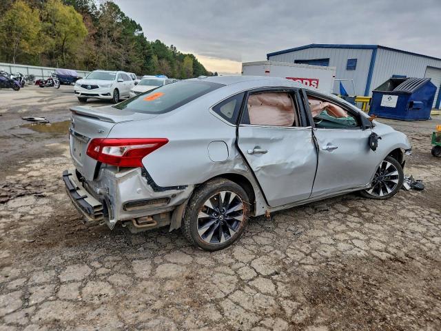 Nissan Sentra S Image 2