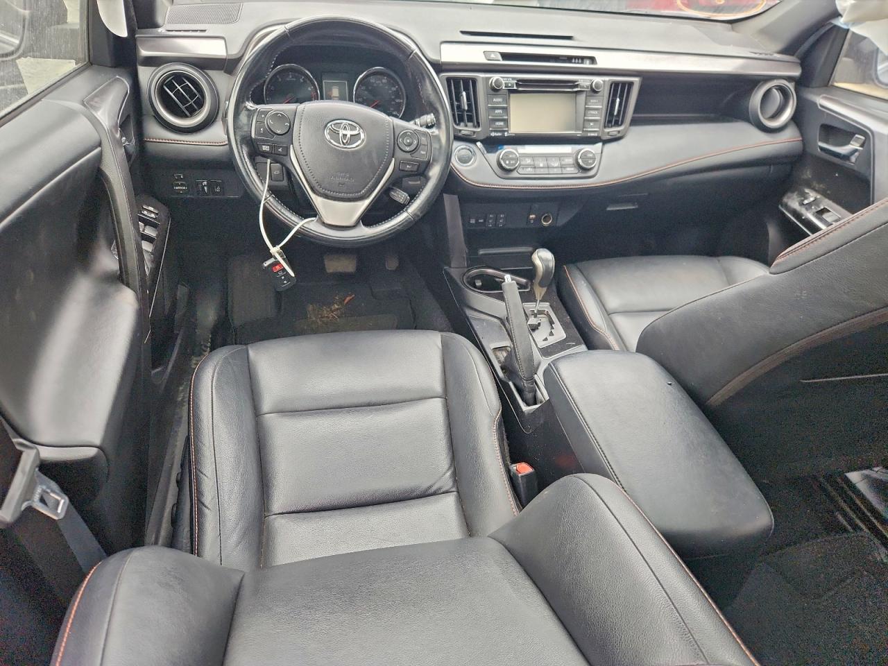 Toyota RAV4 Se Image 13