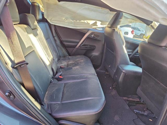 Toyota RAV4 Se Image 6