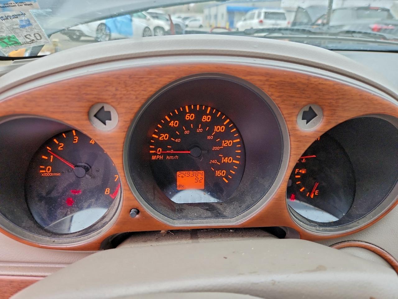 Nissan Altima Se Image 10