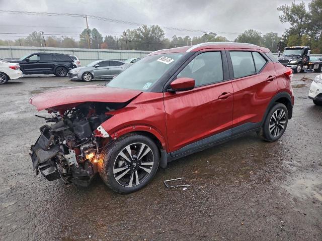 Salvage Nissan Kicks