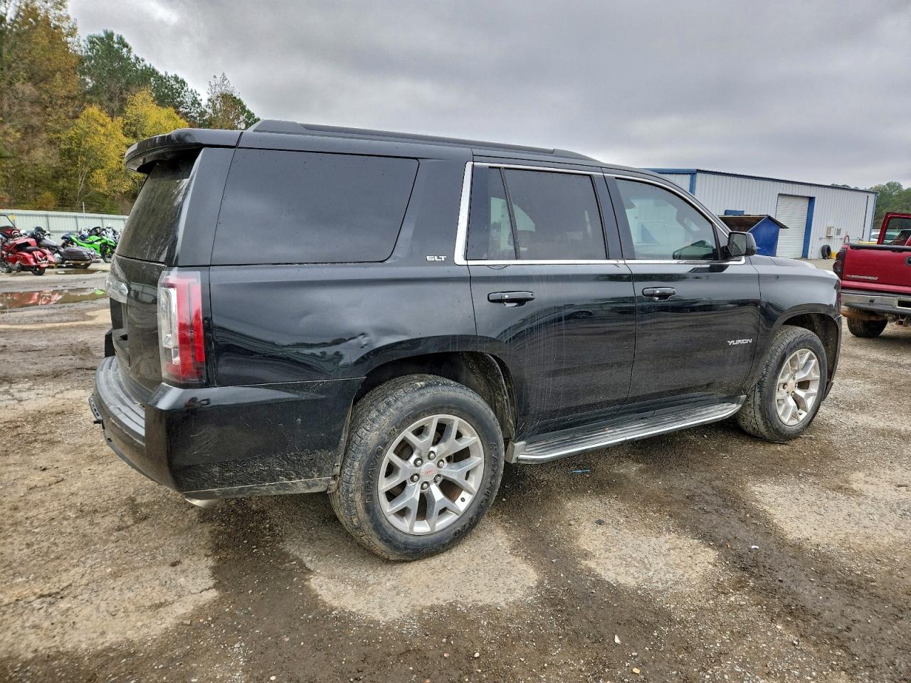 GMC Yukon Slt Image 3