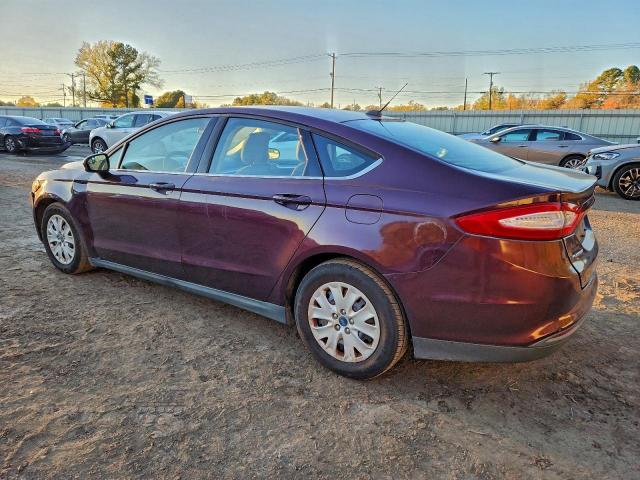 Ford Fusion S Image 2