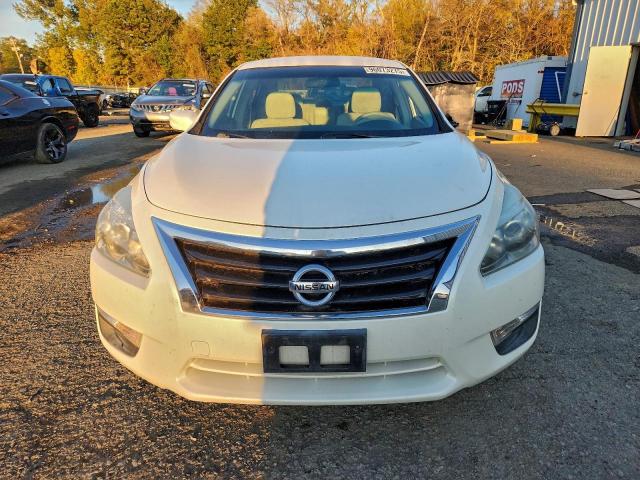 Nissan Altima 2.5 Image 5