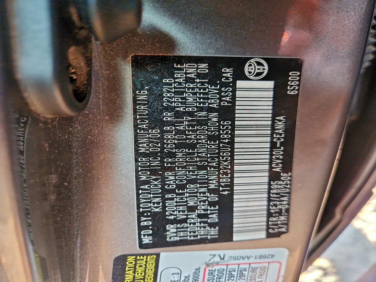 Toyota Camry Le Image 2