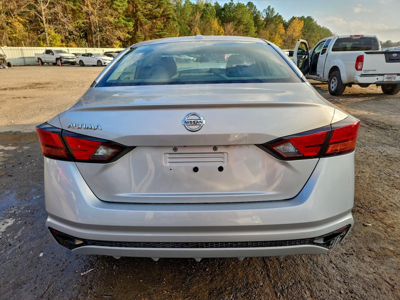 Nissan Altima S Image 6