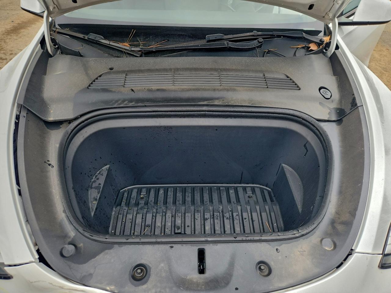 Tesla Model Y Image 9