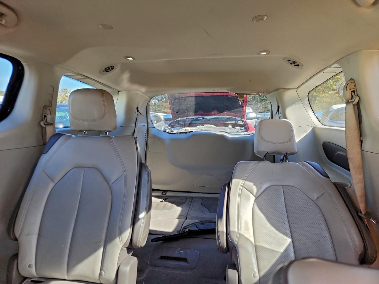 Chrysler Minivan Lxi Image 13