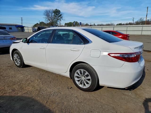 Toyota Camry Le Image 2
