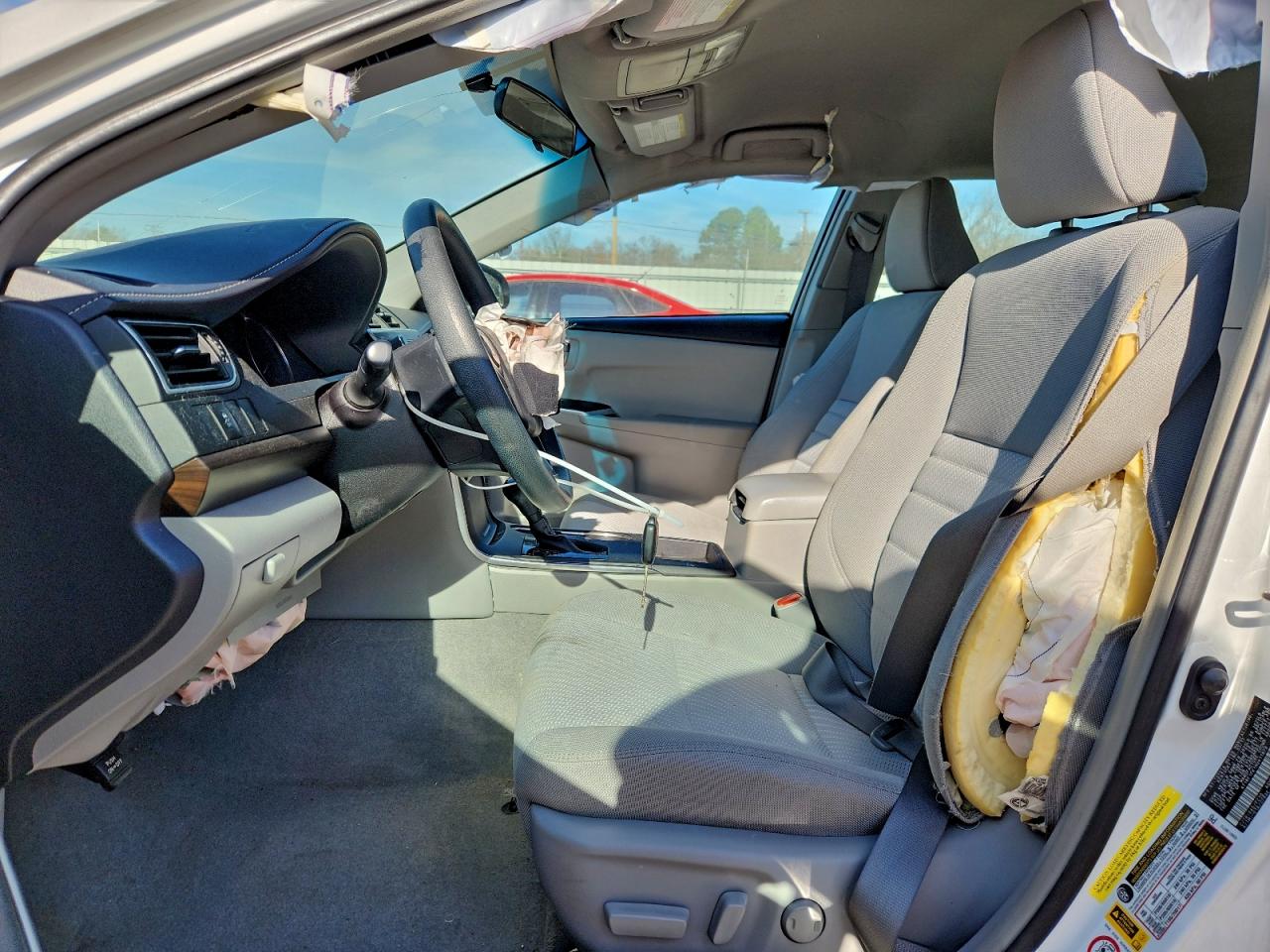 Toyota Camry Le Image 6