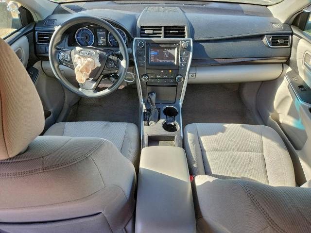 Toyota Camry Le Image 3