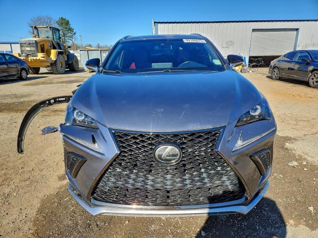 Lexus NX 300 Base Image 11