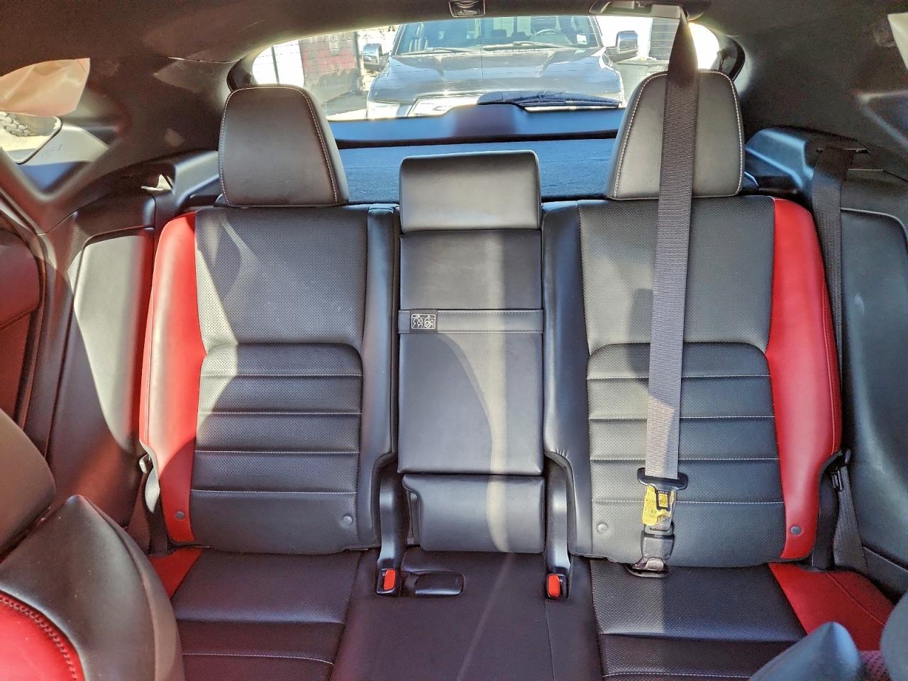 Lexus NX 300 Base Image 13