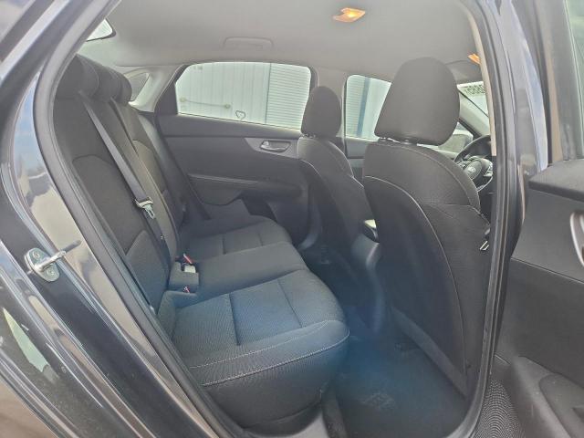 Kia Forte Fe Image 3