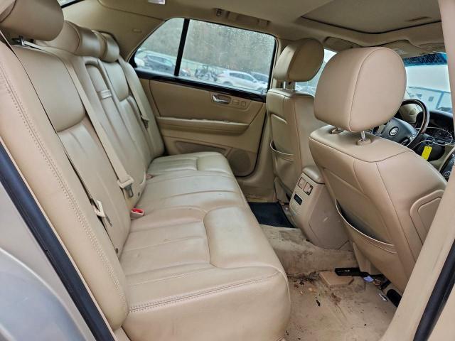 Cadillac DTS Image 2