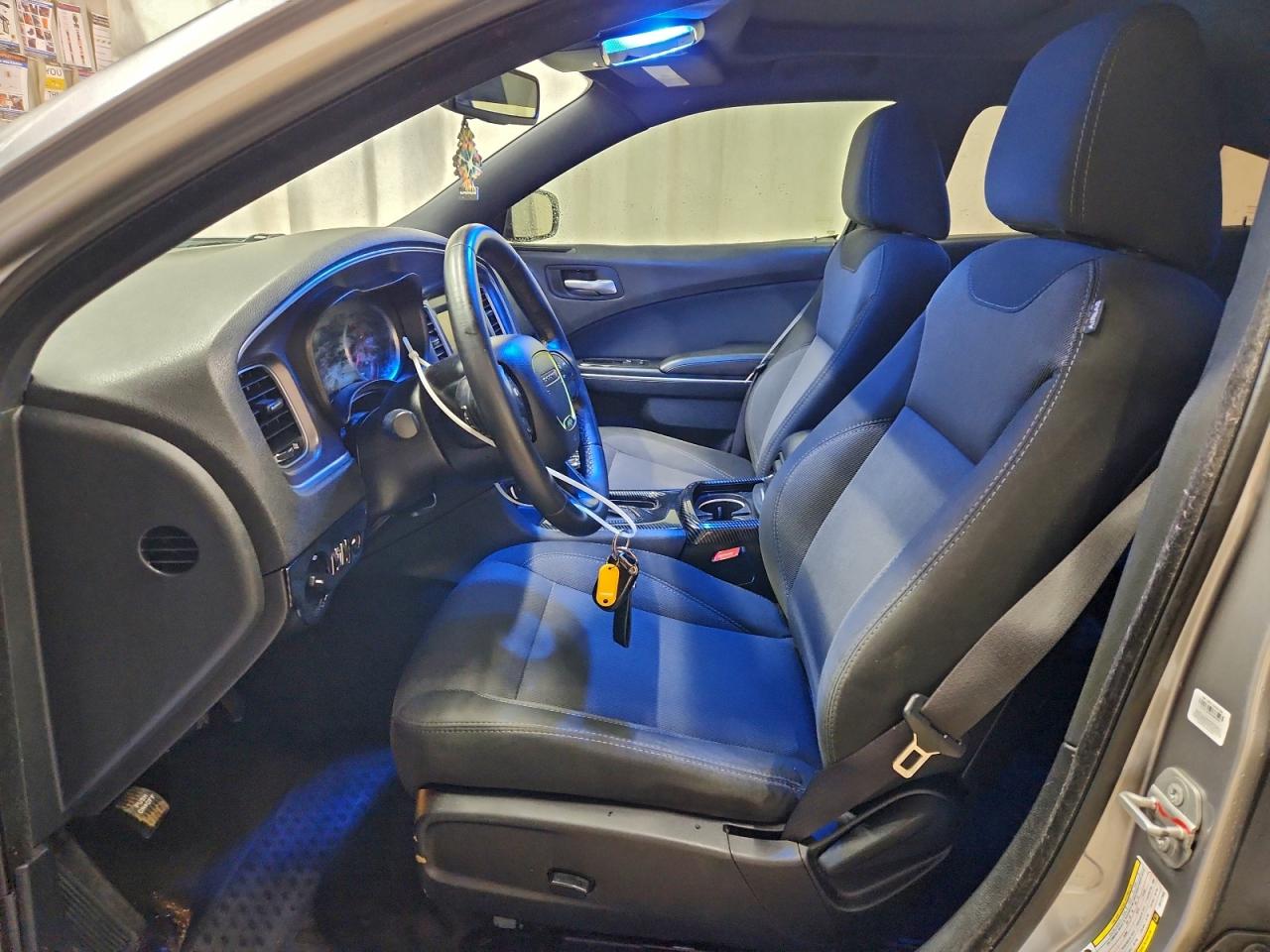 Dodge Charger Se Image 11